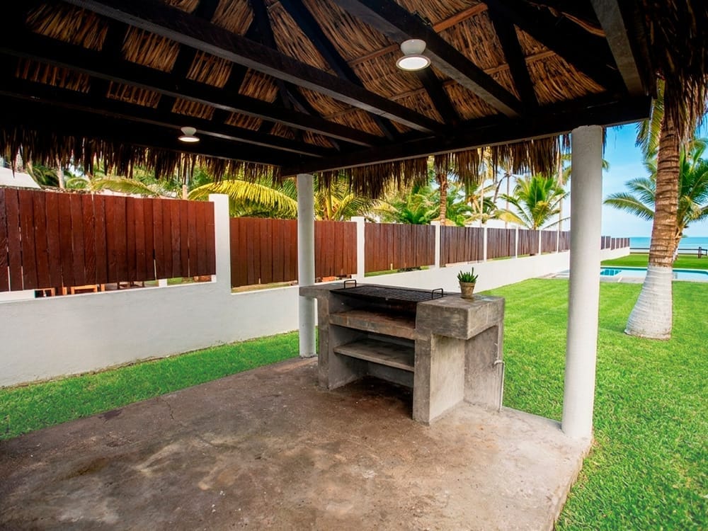 Bella palapa de palma para convivencia en casa en renta para vacaciones en Monte Gordo, renta, alquiler, casa en renta, renta para vacaciones, casa en renta para vacaciones, casa para vacacionar, casa en la playa de veracruz